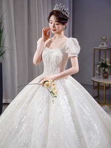 在逃公主婚纱新娘2024新款高级质感大拖尾法式宫廷风主纱重工奢华