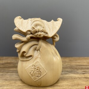 小叶黄杨木雕刻蝙蝠钱袋实木动物手把件福气满满盘玩家居装饰摆件