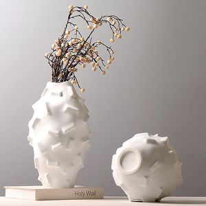 极简售楼处酒店软装陈设品抽象艺术哑光不规则陶瓷花瓶组合插花器