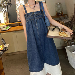 牛仔背带裙女夏季新款设计感小个子拼接中长款过膝减龄抹胸连衣裙