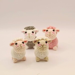 二百万妈咪手工钩针编织小羊玩偶成品挂件钥匙扣生肖小绵羊张艺兴