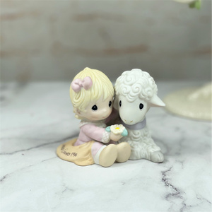 外贸出口陶瓷 水滴娃娃precious moments 抱羊女孩摆件礼物装饰品