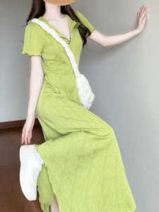 法式气质设计感牛油果绿色连衣裙女夏季新款短袖中长款显身材裙子