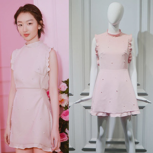 2017夏明星周冬雨同款无袖荷叶边拼接粉色钉珍珠露背连衣裙a字裙
