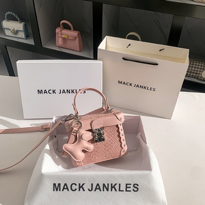 香港Mack Jankles真皮小众粉色压花蛇纹小方包2024新款斜挎盒子包