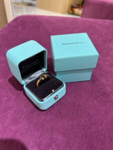 2410205 全新带盒 tiffany蒂芙尼 60码 玫瑰金方形双t宽版戒指