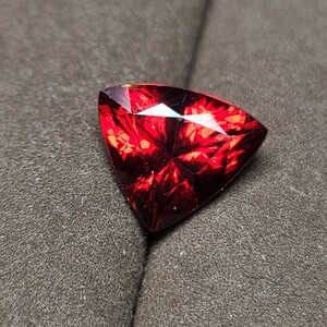 芬达石榴石戒面 锰铝石榴石 橘红色 扇形 满火彩可以定制镶嵌