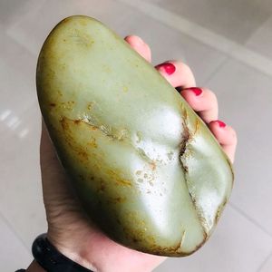 2斤和田玉青白玉籽料原石 鸭蛋青青白玉油润大块无结构雕刻料摆件