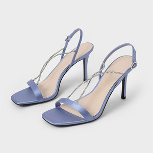 春夏季小ck新款一字带凉鞋细跟露趾女士半宝石链条高跟鞋60280328