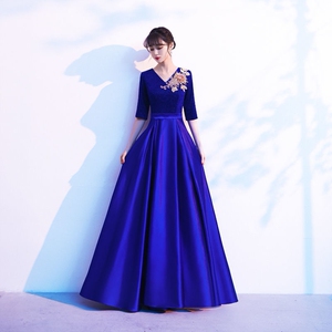 宝石蓝晚礼服宴会