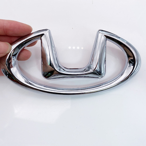 适用于华泰圣达菲中网标尾门标华泰汽车标前后logo汽车