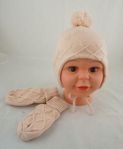 外贸原单小儿童0~2岁女帽子手包套毛球双两层摇粒绒针织秋冬护头