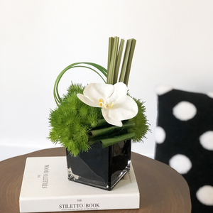 高档白绿色仿真花艺插花会所商务桌花洽谈桌会议样板间样板房假花