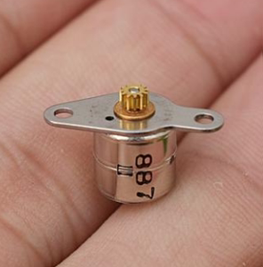 直拍 进口 直径8mm 微型直流步进电机  2相4线 步进马达 带铜齿轮