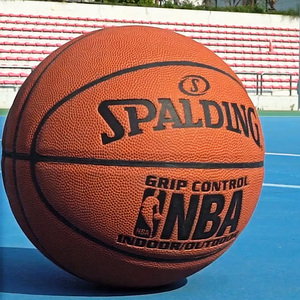 斯伯丁篮球nba比赛用球