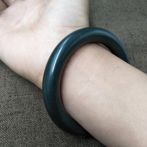 和田黑青玉手镯