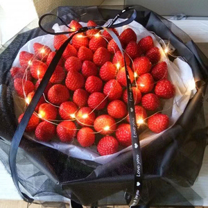 抖音草莓花束成品礼盒生日鲜花速递同城配送北京上海杭州全国花店