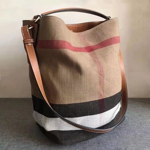 burberry巴宝莉 德国代购正品 经典帆布水桶包