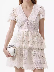 2024新款夏法式小香风名媛气质白色蕾丝亮片V领泡泡袖层叠连衣裙