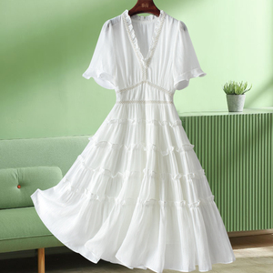 白色仙女连衣裙夏季薄款2021新款法式别致裙子气质减龄雪纺蛋糕裙