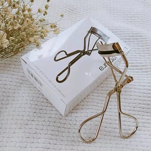 玉锴推荐shu uemura植村秀专业睫毛夹轻松塑造贴合眼廓不伤睫毛