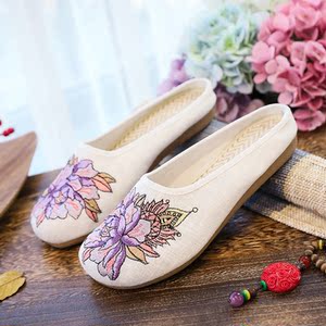 民族风绣花鞋拖平底拖鞋软底半拖外穿女拖花朵刺绣布鞋子包头凉拖