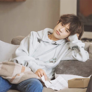 正品潮牌we11done 20ss早秋新品易烊千玺同款印染w logo卫衣帽衫