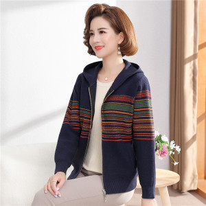 春装带戴帽子针织开衫妈妈女士外套中老年衣服装春秋款帽衫处套棉