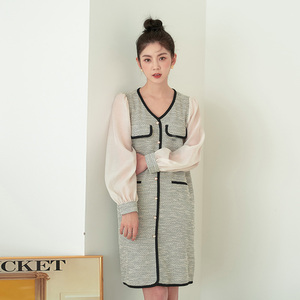 韩都衣舍裙子心机设计感2021春新款显瘦遮肉复古连衣裙女om82304a