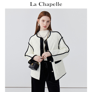 拉夏贝尔/La Chapelle白色圆领撞边排扣菱格褶皱双口袋短款棉服女