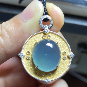 天然a货翡翠蛋面吊坠高冰种海蓝之谜天空蓝18k金镶玉戒面挂件成品