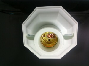 献宝八角灯座普通灯泡节能灯led灯泡灯座可装在明盒上的灯座