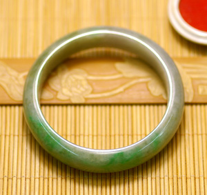 灰绿色 库存 好品相微毛纹 天然翡翠手镯正桩圈口60证书558