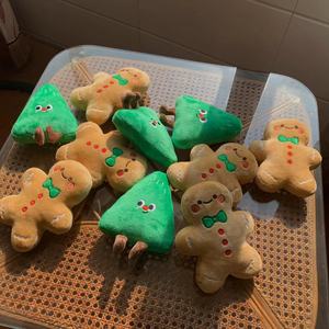 圣诞节礼物口袋姜饼人饼干人抱枕毛绒玩具狗狗啃咬圣诞树小玩偶