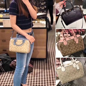 美国coach/蔻驰女包印花波士顿包小号单肩斜挎手提枕头包水桶包