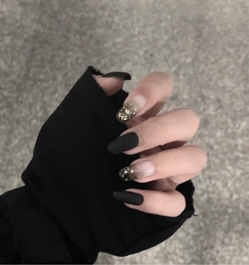 日式美甲成品黑色