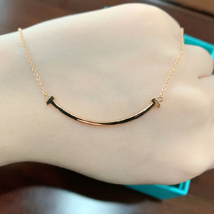 18k金微笑钻石项链女玫瑰金彩金笑脸吊坠轻奢小众锁骨链au750黄金