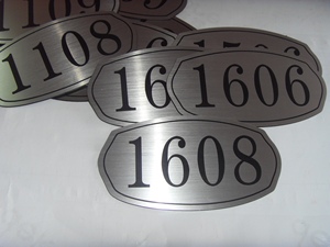 房门号楼号标识牌门牌号码数字号拉丝银双色板雕刻防水编号牌定制