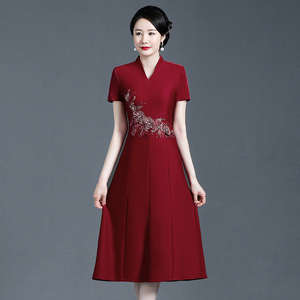 时尚高贵胖妈妈宴会服夏季新款儿子结婚v领绣花中长款连衣裙礼服