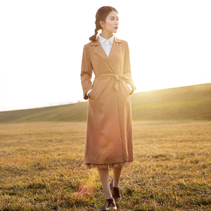 固执2020春季新品女装文艺复古条纹九分袖纽扣百搭风衣中长款外套