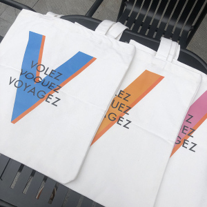 上海lv展览帆布包lv展览周边环保袋单肩包刘昊然蔡蔡同款买送赠品