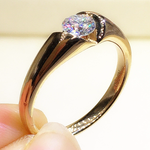 18k黄金马蹄莲莫桑石戒指50分圆锥钻戒1克拉素圈指环情侣对戒定制