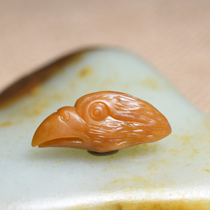 英明神武4.1g新疆和田玉籽料天然黄沁黄玉 鹰头diy戒面金镶玉吊坠