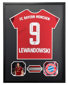 收藏 莱万多夫斯基 亲笔签名 拜仁2021/22赛季球衣裱框 含sa证书