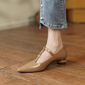 真皮粗跟浅口丁字扣单鞋女春夏新款时尚百搭英伦风尖头低跟小皮鞋