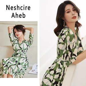 Neshcire Aheb法式裹身裙夏季v领绿色碎花显白显瘦气质连衣裙女
