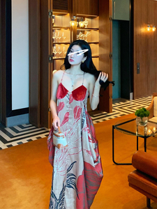 泰国潮牌小众印花收腰度假裙高级感百搭显瘦设计感花色吊带连衣裙
