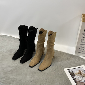 早春女鞋半桶靴女春秋季2022年新款半筒粗跟高跟马丁靴褶皱堆堆靴