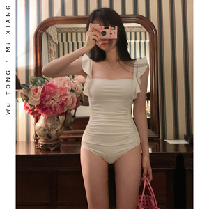 新款韩国时尚遮肚显瘦露背保守沙滩温泉度假双肩连体泳衣女黑白