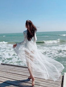 海南三亚白色沙滩裙女显瘦超仙泰国海边度假连衣裙套装拍照衣服夏